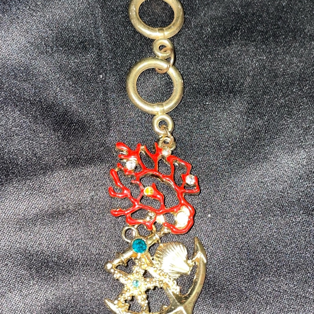 Seashell Bracelet - Picture 6 of 6